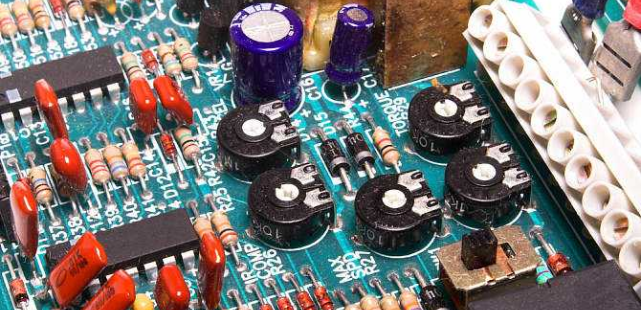 分析下黑金剛電容和紅寶石電容哪種好 分析下黑金剛電容和紅寶石電容哪種好